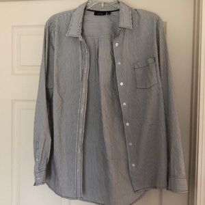 Women’s Apt 9 button down shirt